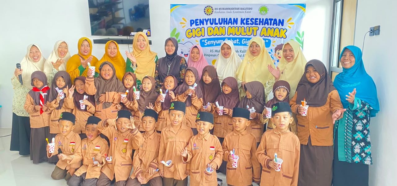 Penyuluhan kesehatan gigi dan mulut anak di MI Roudlotut Tholibin