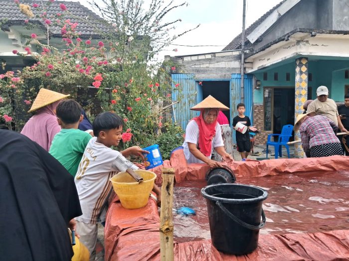 Lazismu Bojonegoro salurkan bantuan air bersih di desa Balongcabe Kedungadem