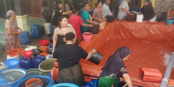 Penyaluran air bersih di desa Sumberharjo Kec. Sumberrejo
