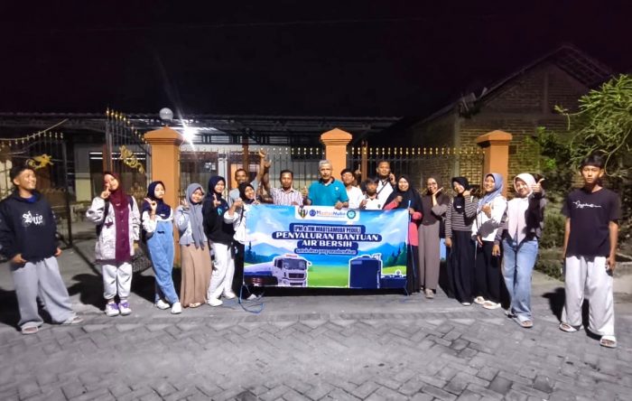 Penyaluran bantuan air bersih di Desa Margoagung